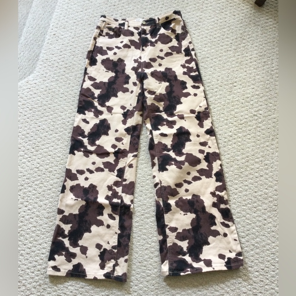 Women’s cow print jeans - Picture 3 of 9
